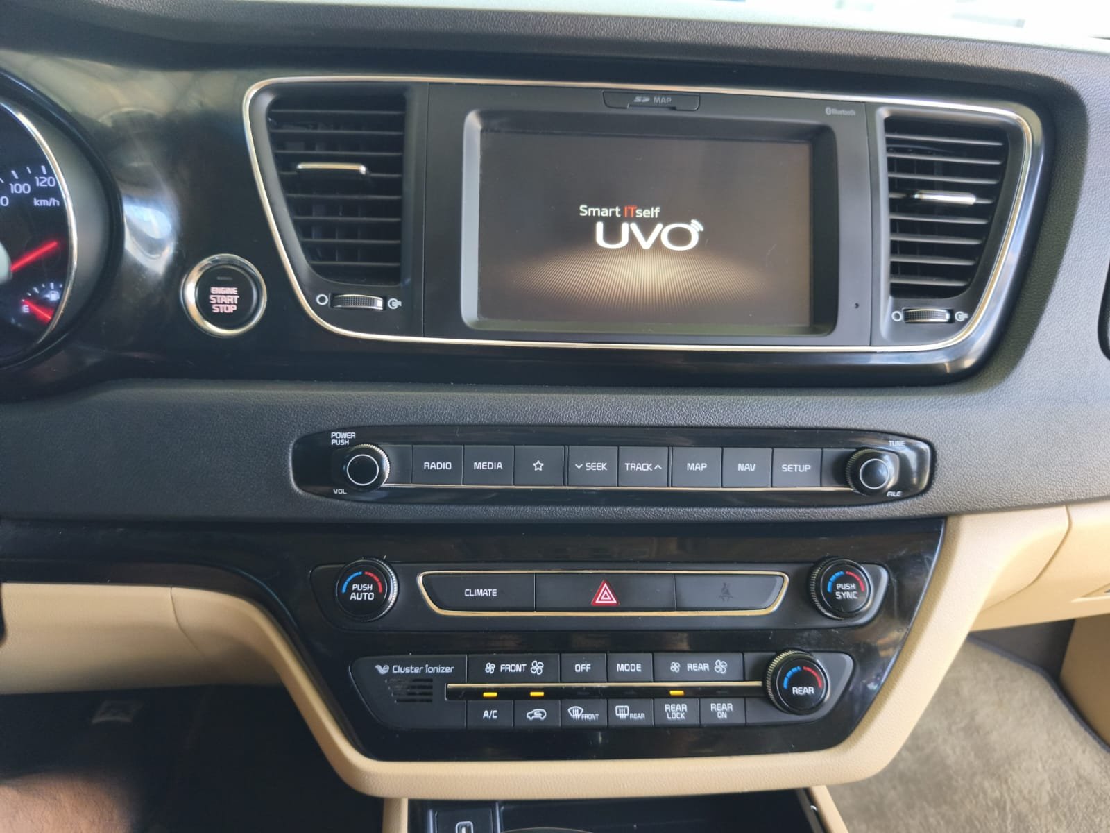 KIA CARNIVAL LIMUSINE - Imagen 6