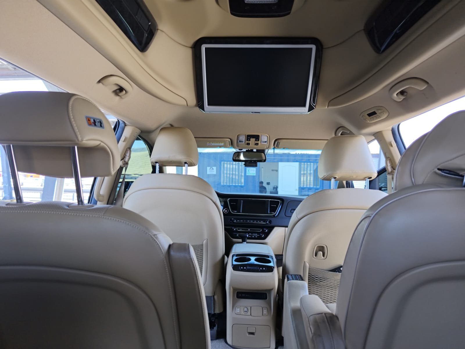 KIA CARNIVAL LIMUSINE - Imagen 9