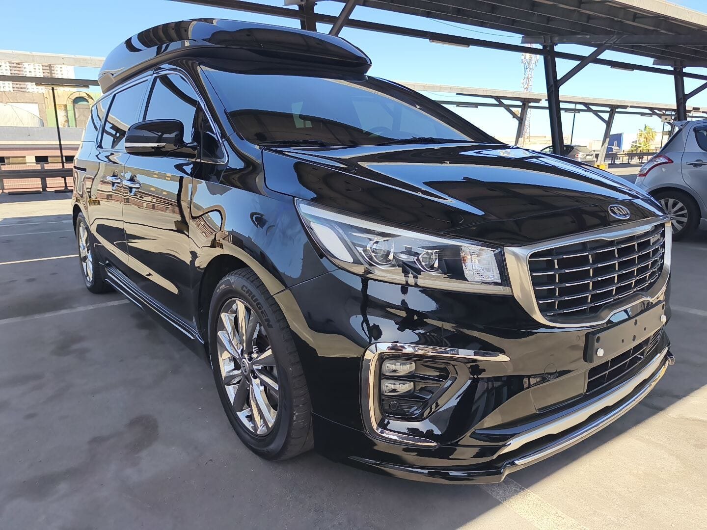 KIA CARNIVAL LIMUSINE - Imagen 19