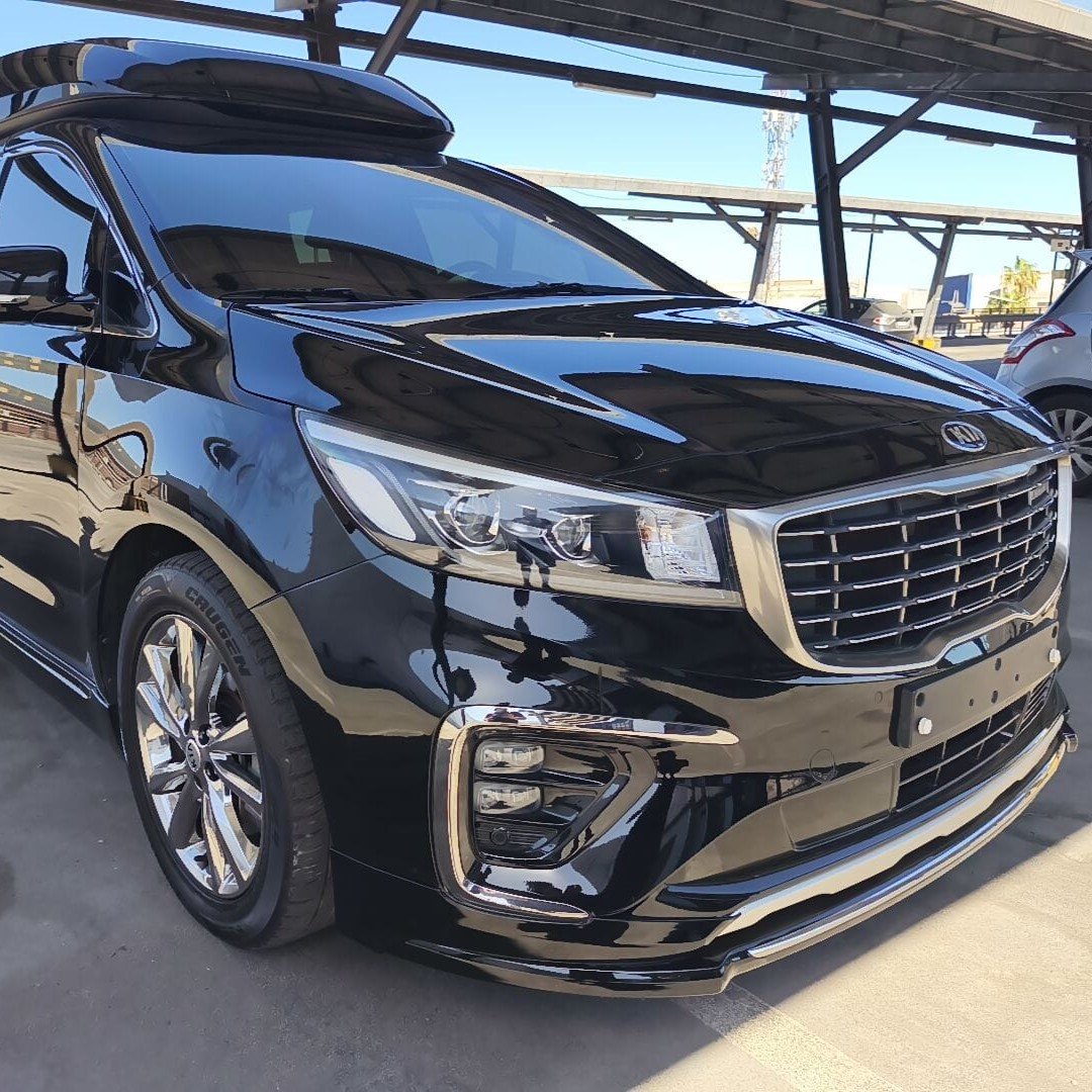 KIA CARNIVAL LIMUSINE