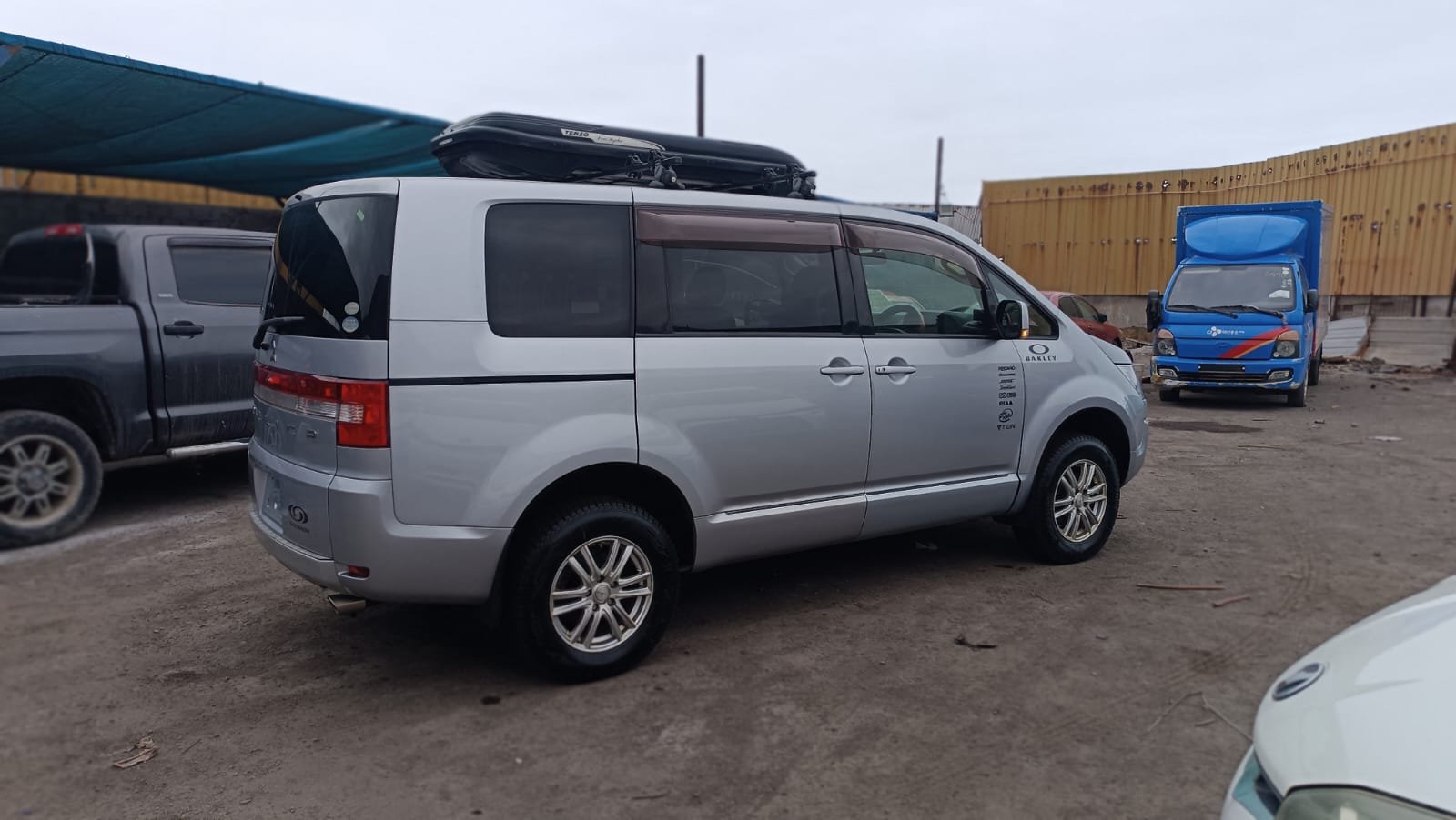 MITSUBISHI DELICA - Imagen 6