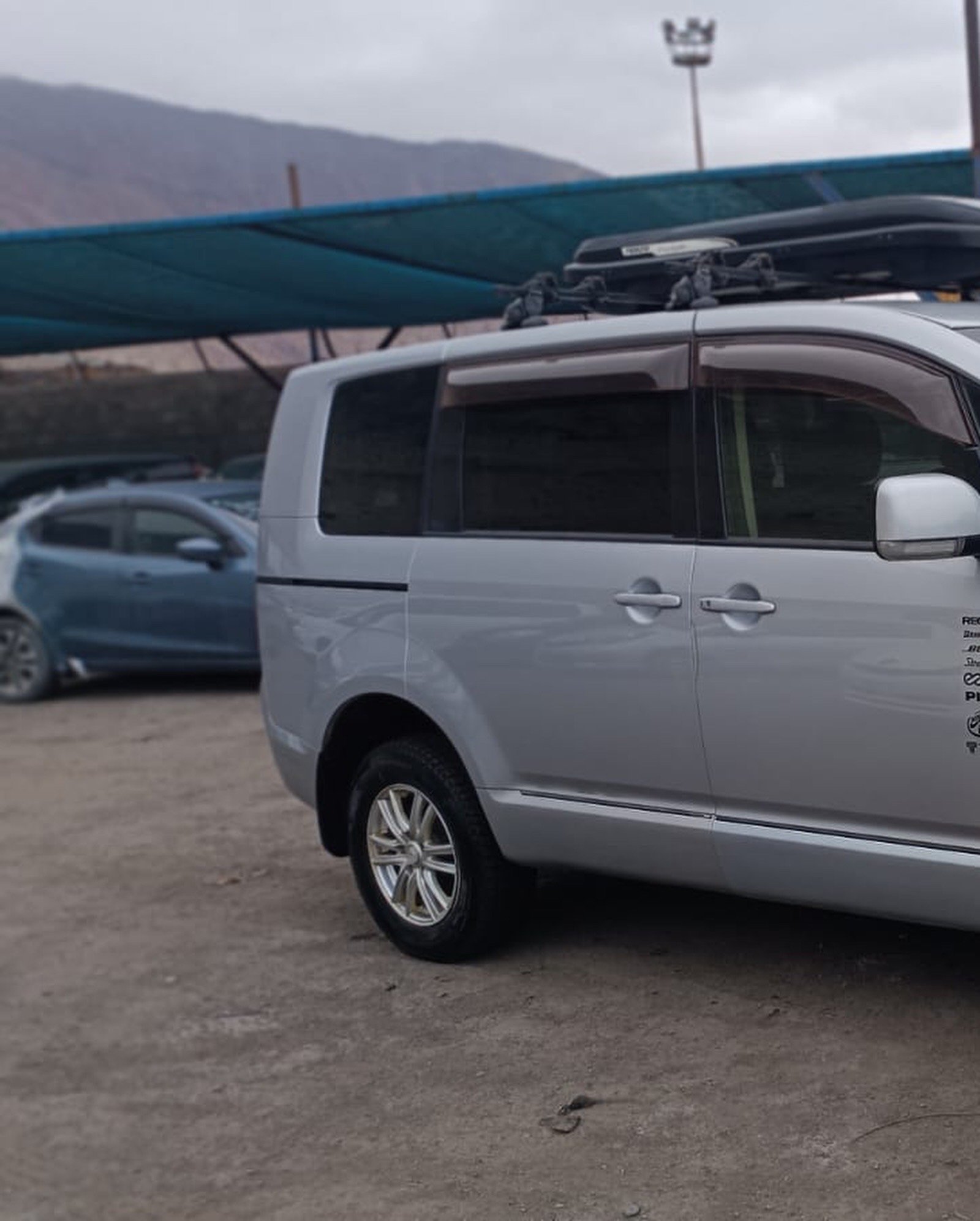 MITSUBISHI DELICA - Imagen 5