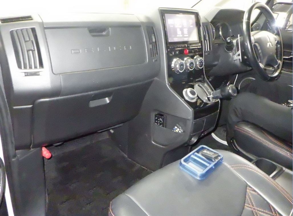 MITSUBISHI DELICA - Imagen 3