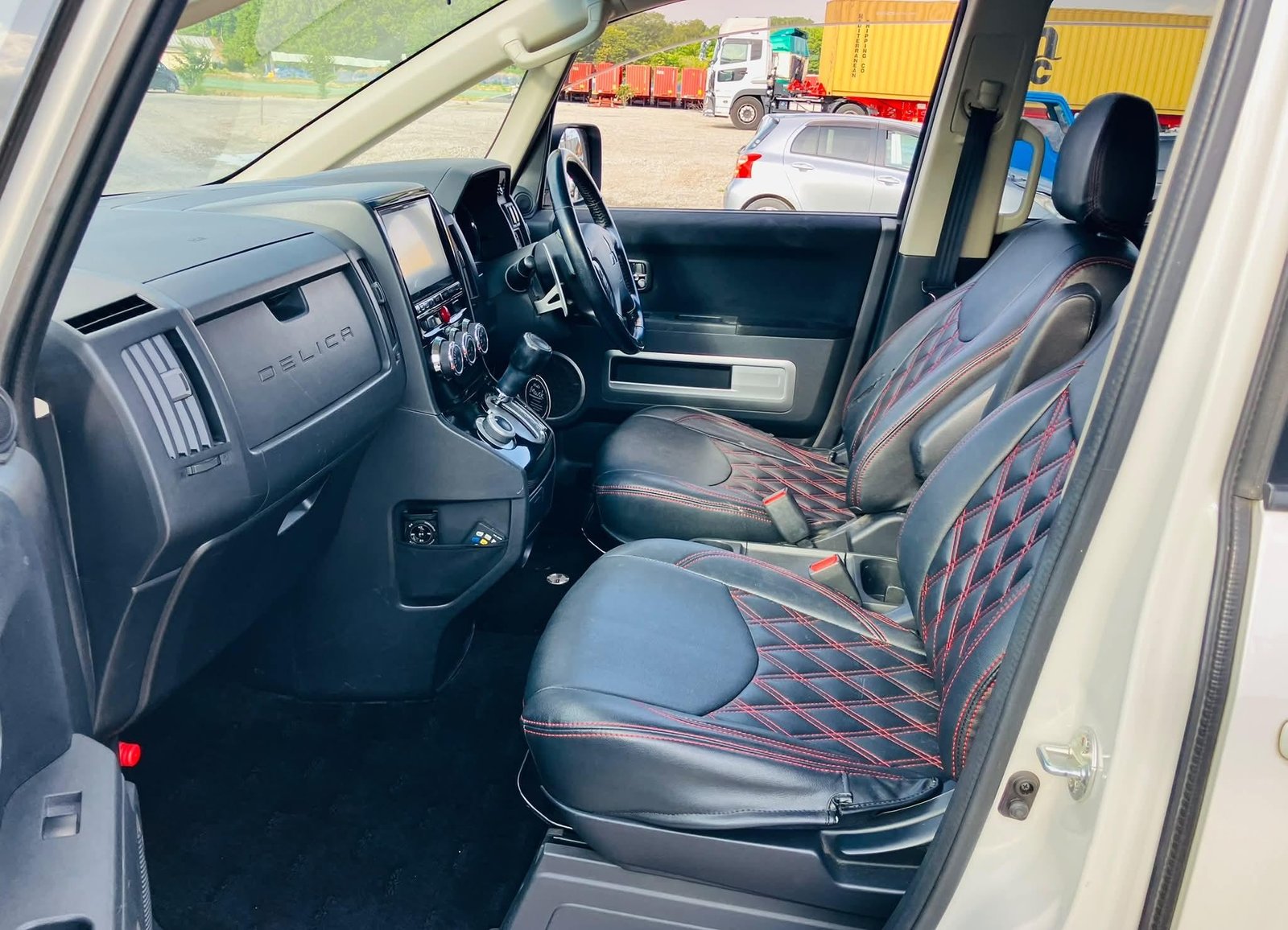 MITSUBISHI DELICA - Imagen 10