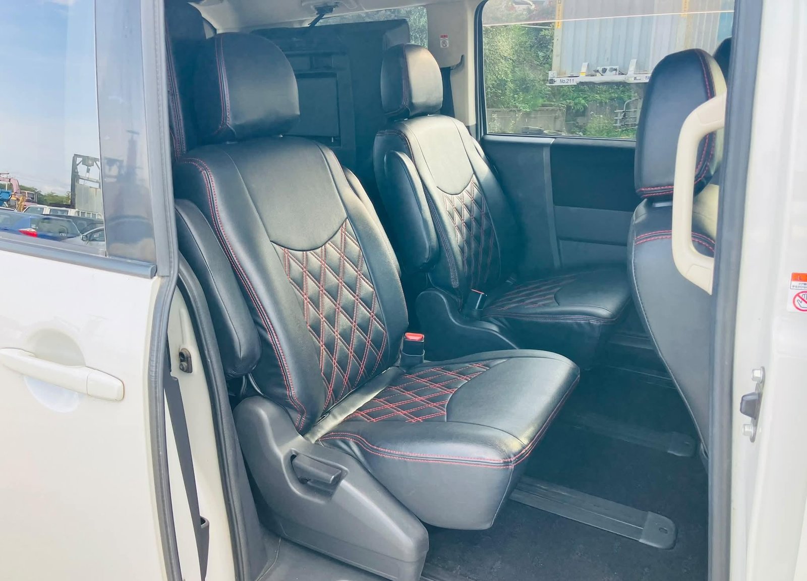 MITSUBISHI DELICA - Imagen 17
