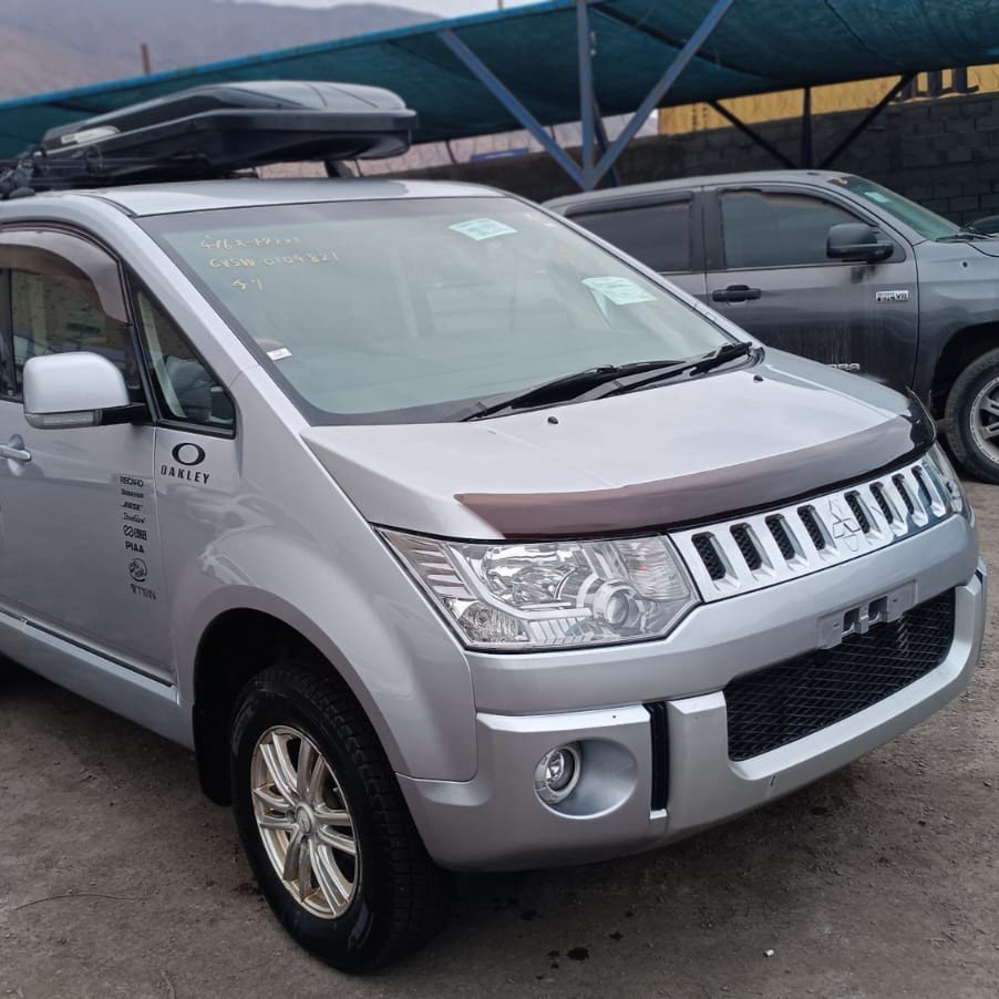MITSUBISHI DELICA
