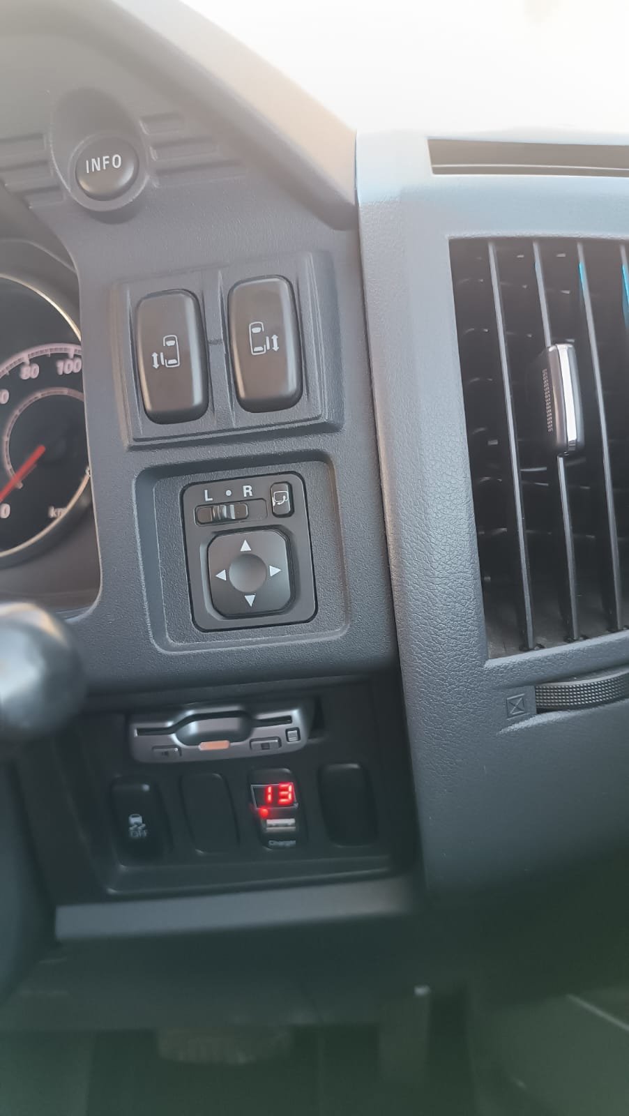 MITSUBISHI DELICA - Imagen 15