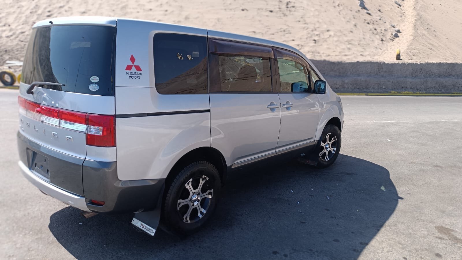 MITSUBISHI DELICA - Imagen 12