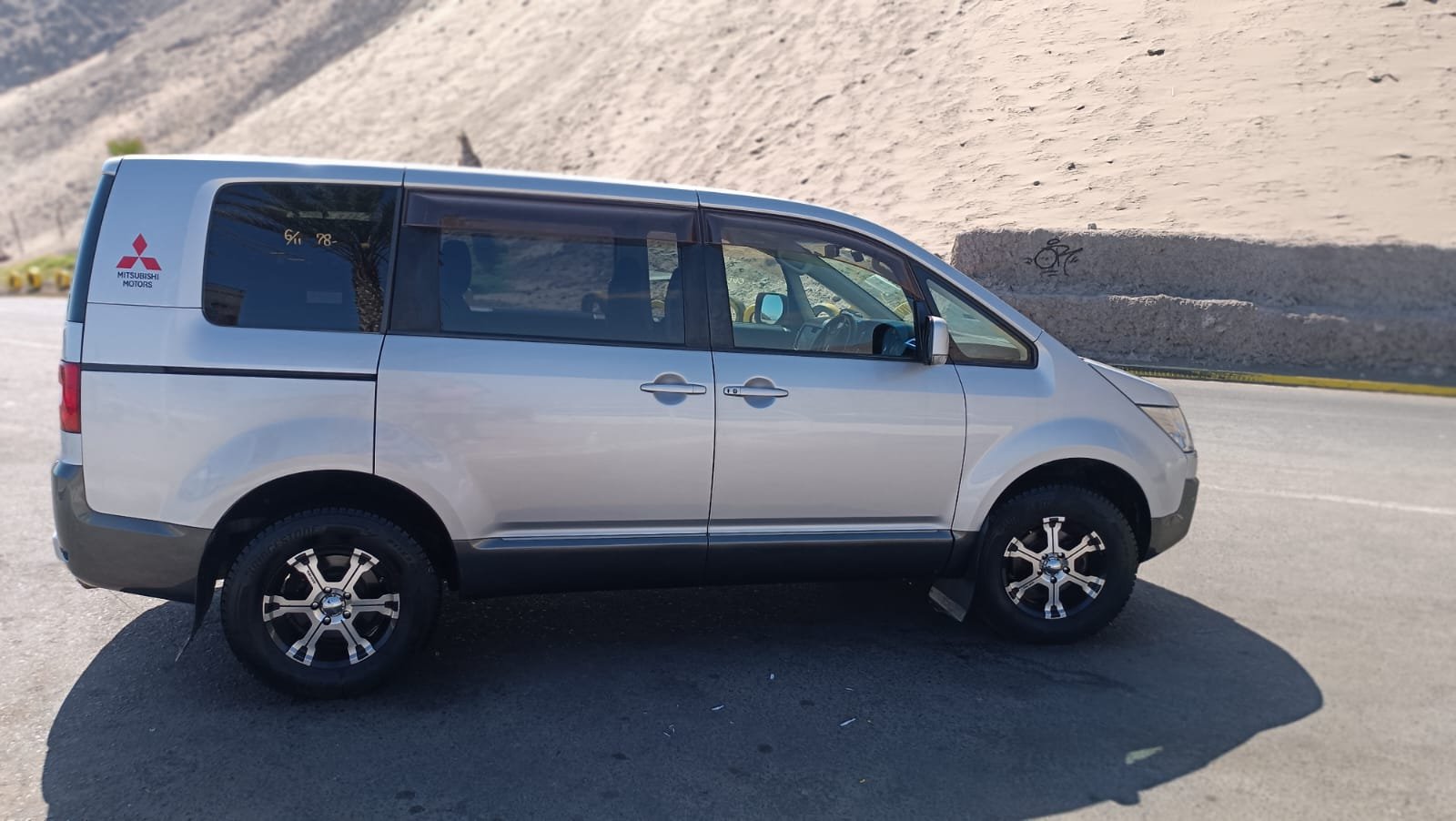 MITSUBISHI DELICA - Imagen 22