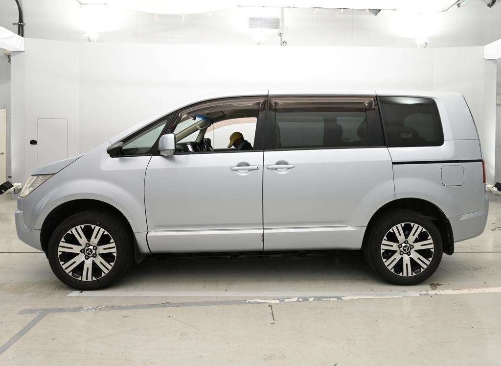 MITSUBISHI DELICA - Imagen 3
