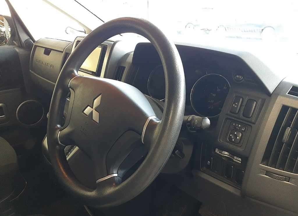 MITSUBISHI DELICA - Imagen 7